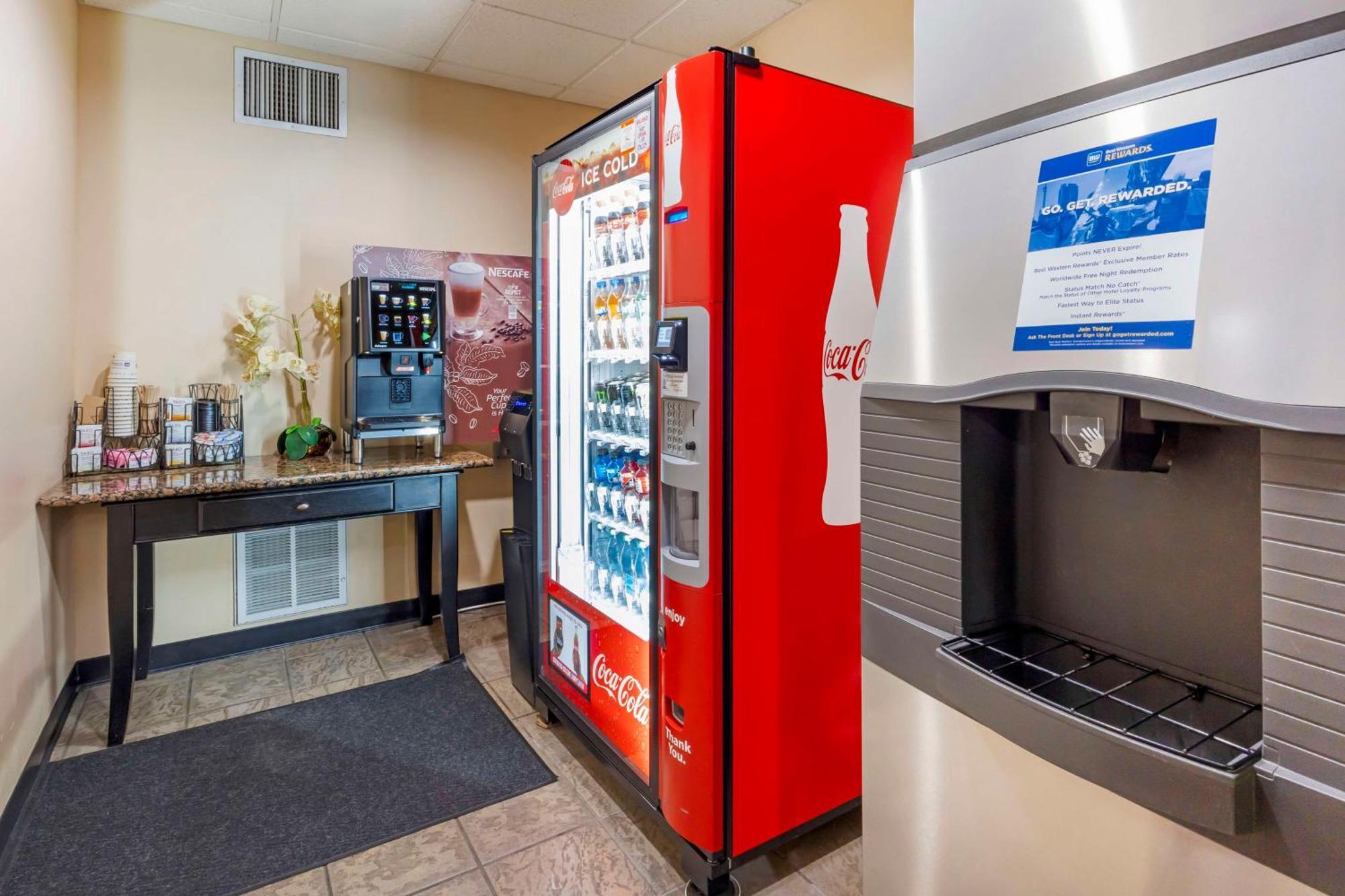 Best Western Plus Northwind Inn & Suites Tigard Buitenkant foto